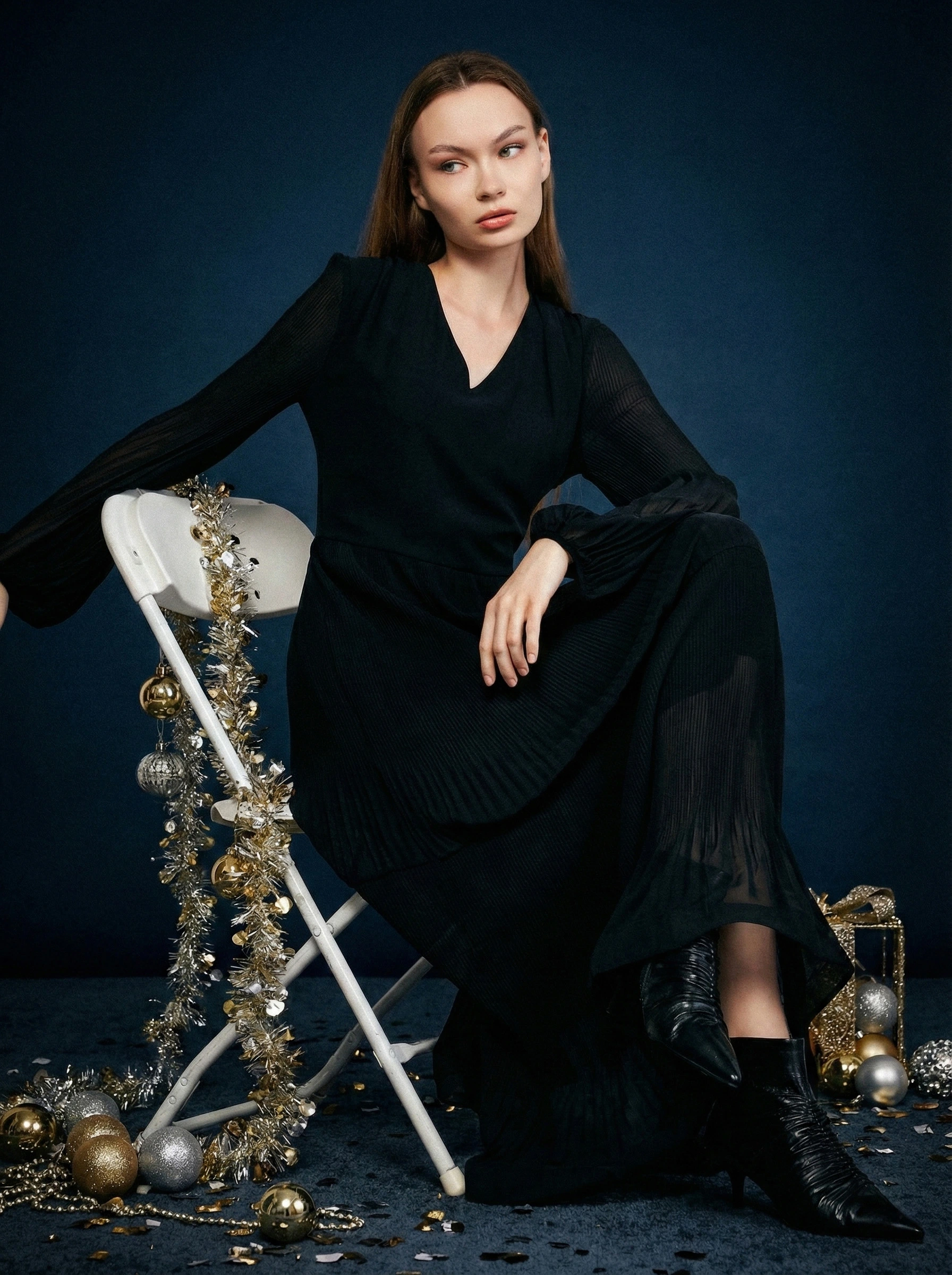 Платье плиссированное с отрезной линией талии